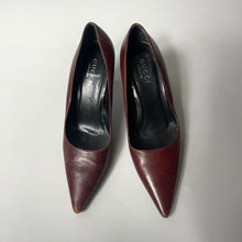 Load image into Gallery viewer, Gucci Burgundy Pumps, 10
