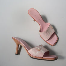Load image into Gallery viewer, Chanel Pink Kitten Heel, 36
